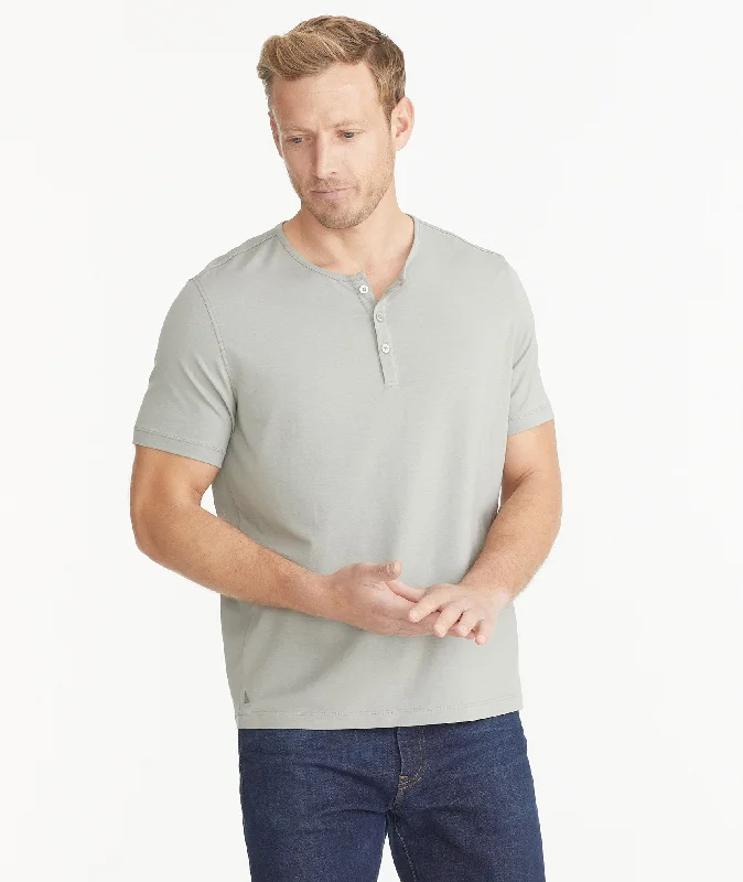 Men’s relaxed abstract shirt-EcoSoft™ Short-Sleeve Henley