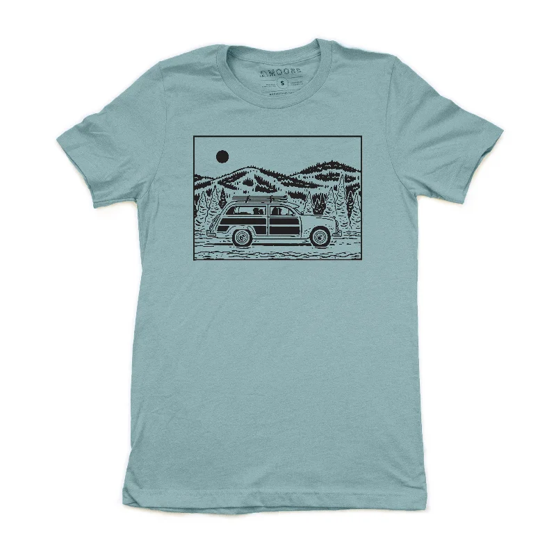 Men’s casual performance tee-Ski Trip Tee-Blue Lagoon